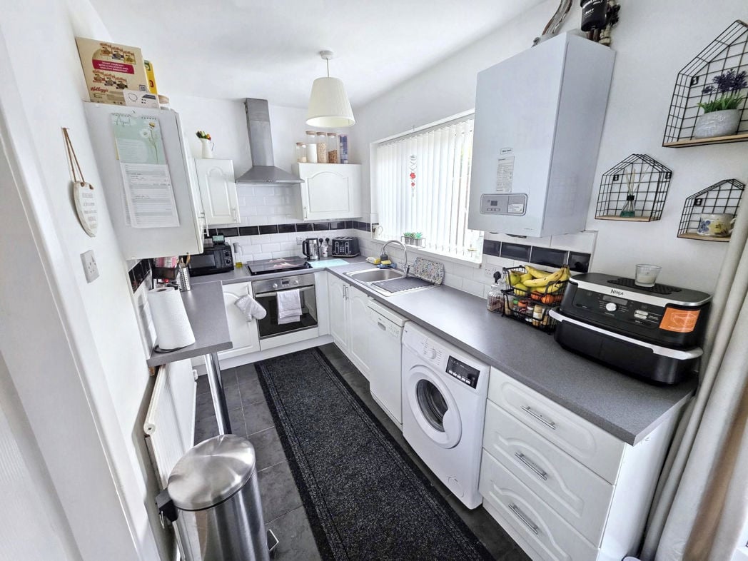 Property image 5 of 11