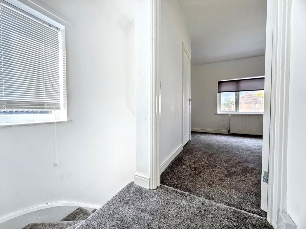 Property image 10 of 17