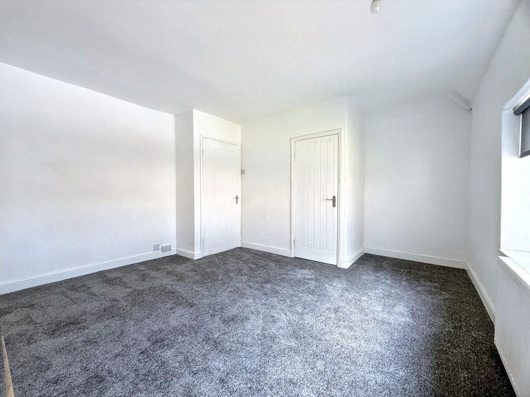 Property image 12 of 17