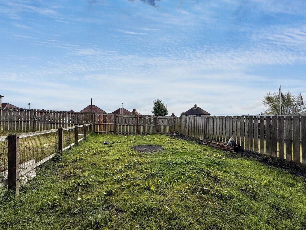 Property image 15 of 17