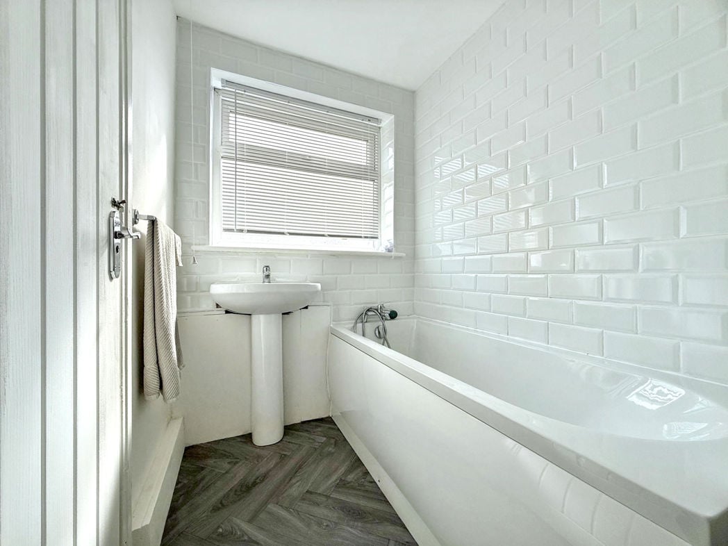 Property image 8 of 17
