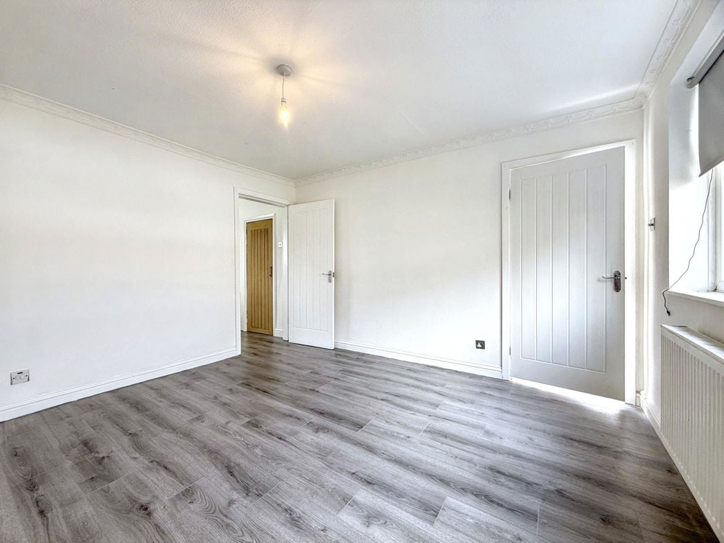 Property image 3 of 17