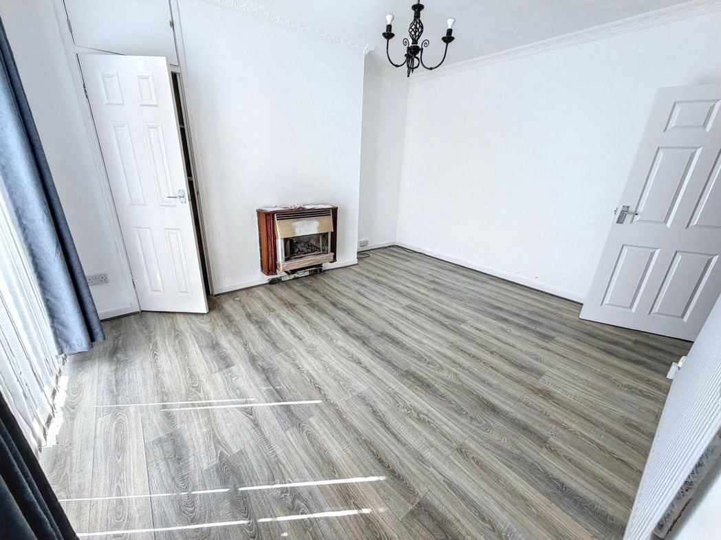Property image 5 of 9