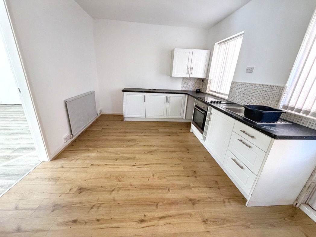 Property image 2 of 9