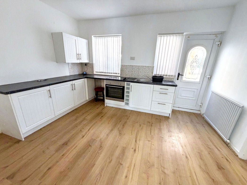 Property image 7 of 9