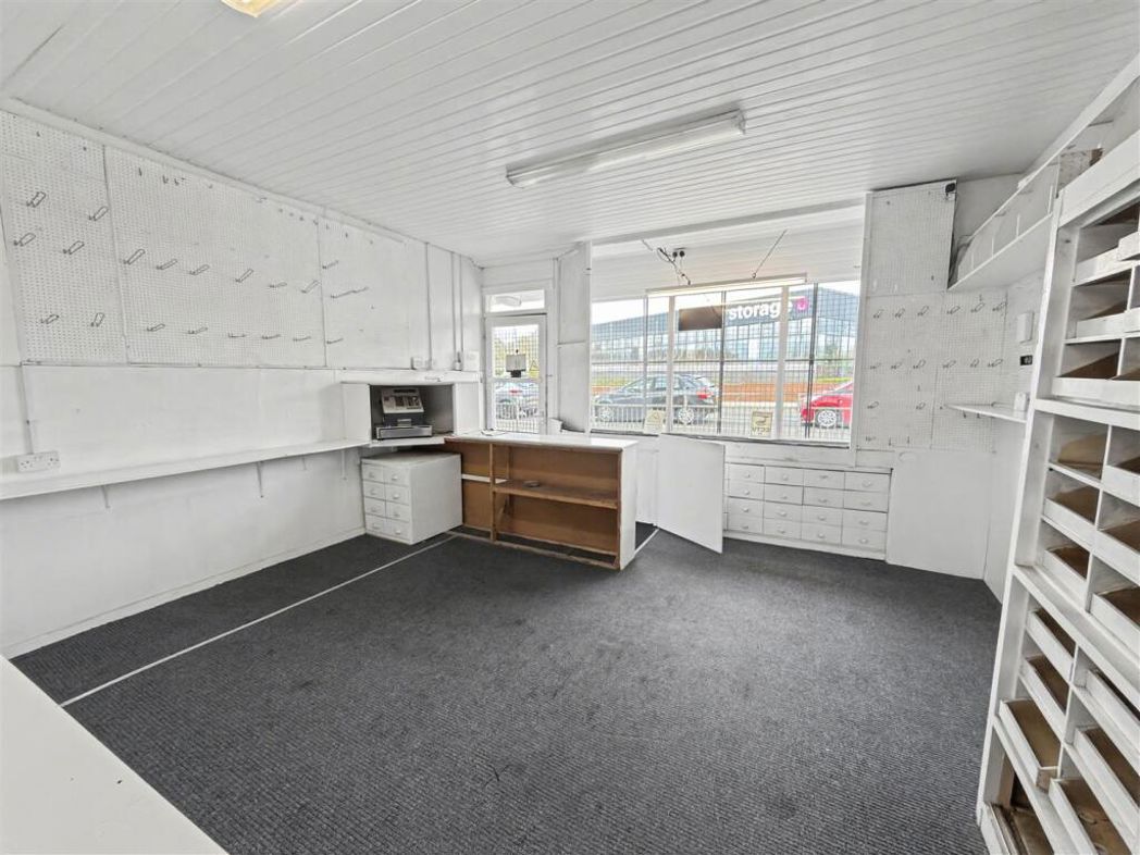 Property image 2 of 13