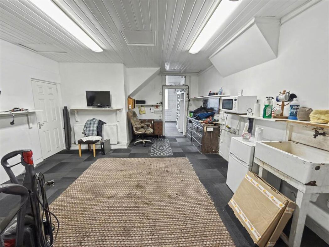Property image 3 of 13