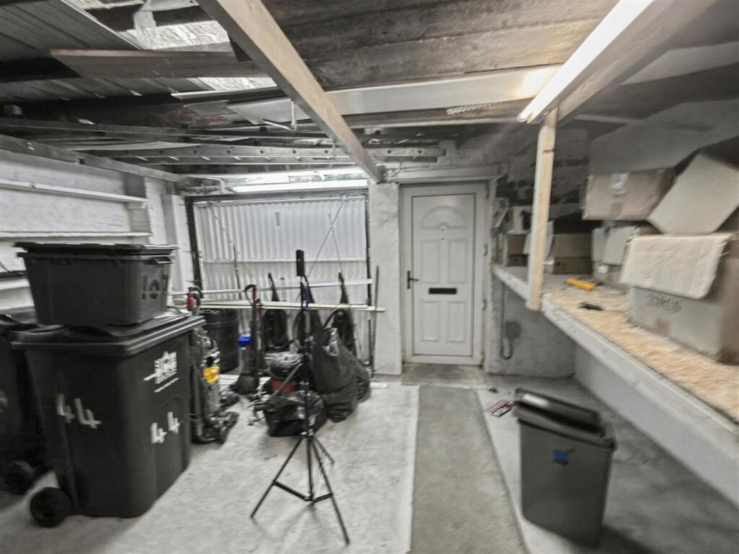 Property image 6 of 13