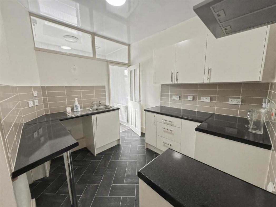 Property image 10 of 13