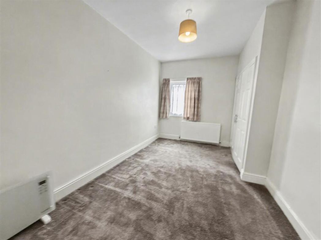Property image 11 of 13
