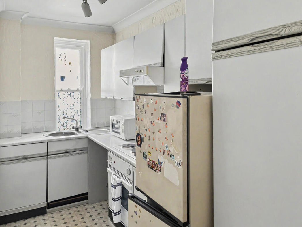 Property image 5 of 8