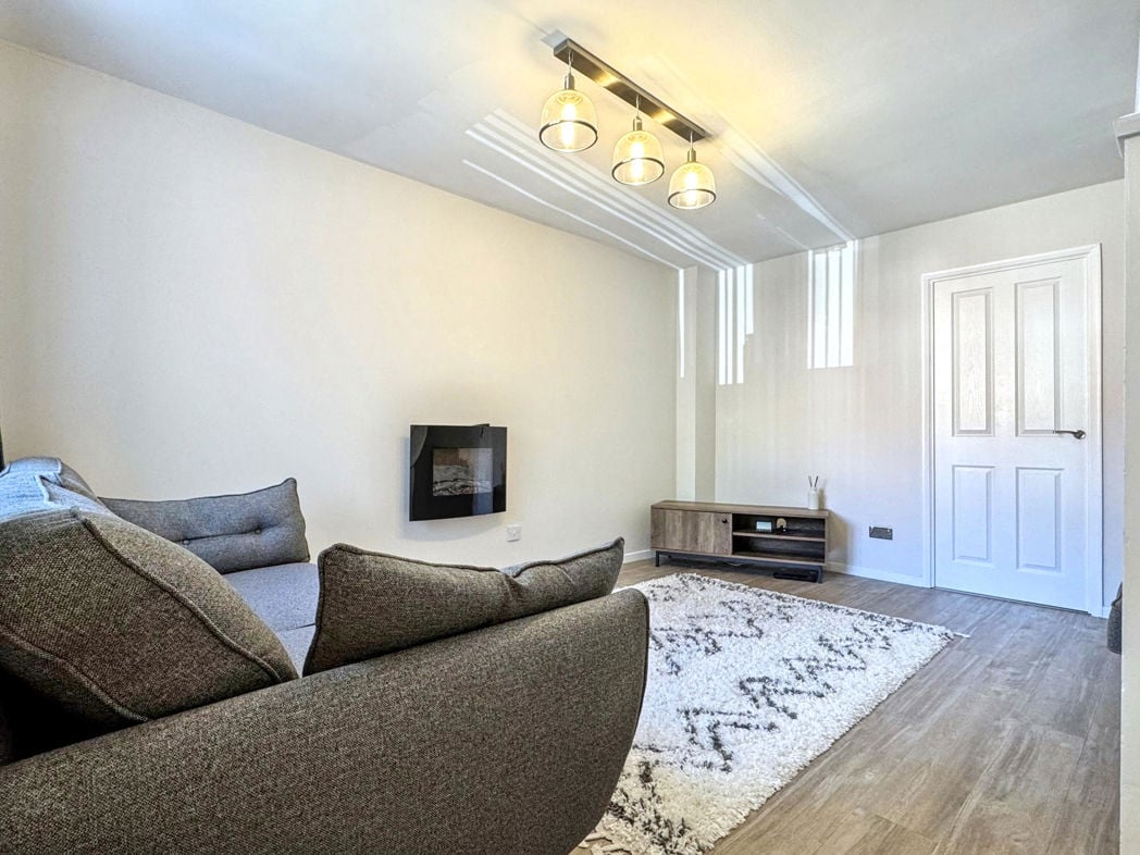 Property image 4 of 16