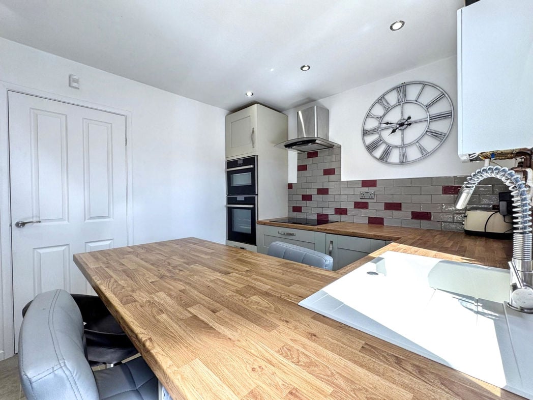 Property image 6 of 16