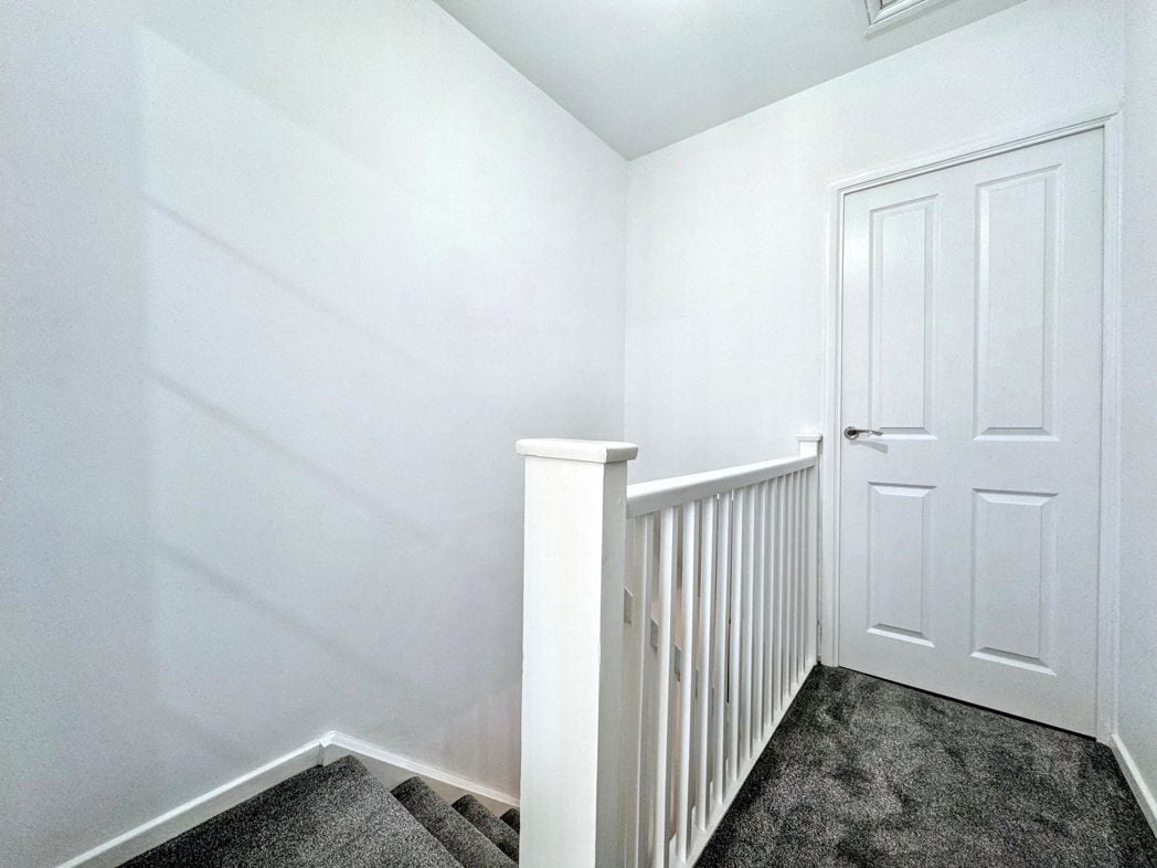 Property image 8 of 16