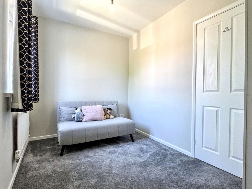 Property image 11 of 16