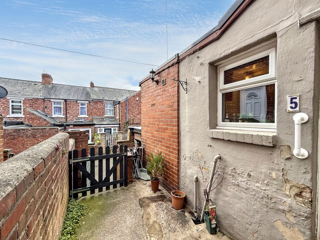 Property image 10 of 11