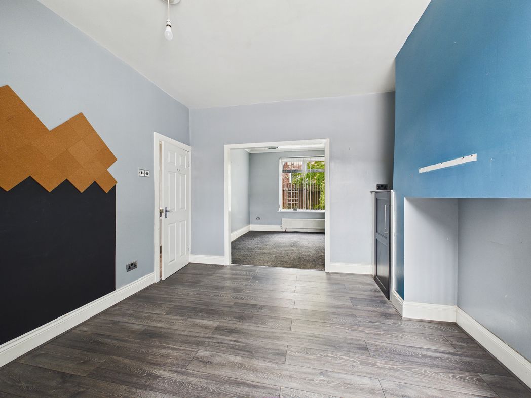 Property image 4 of 11