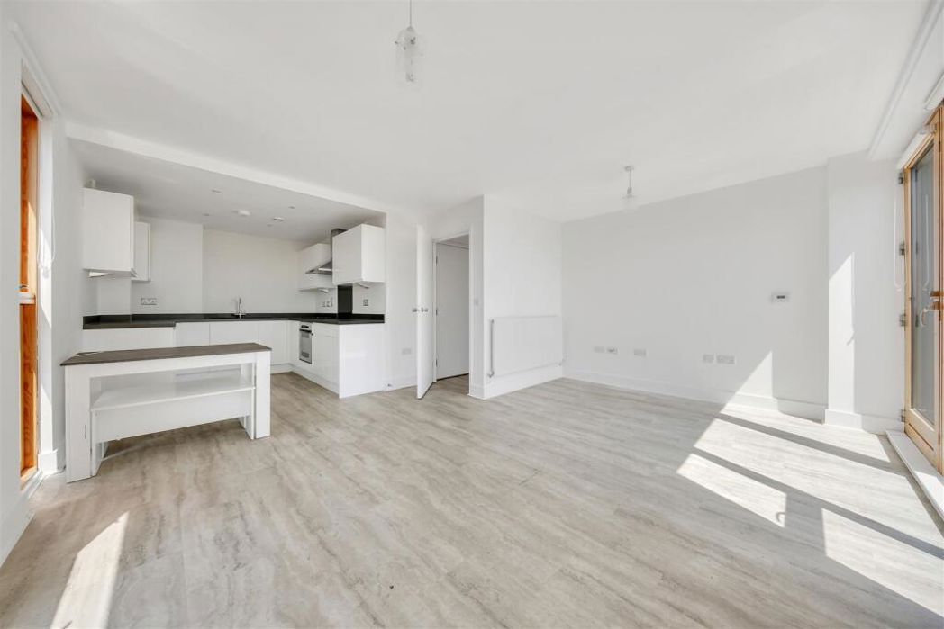 Property image 10 of 23