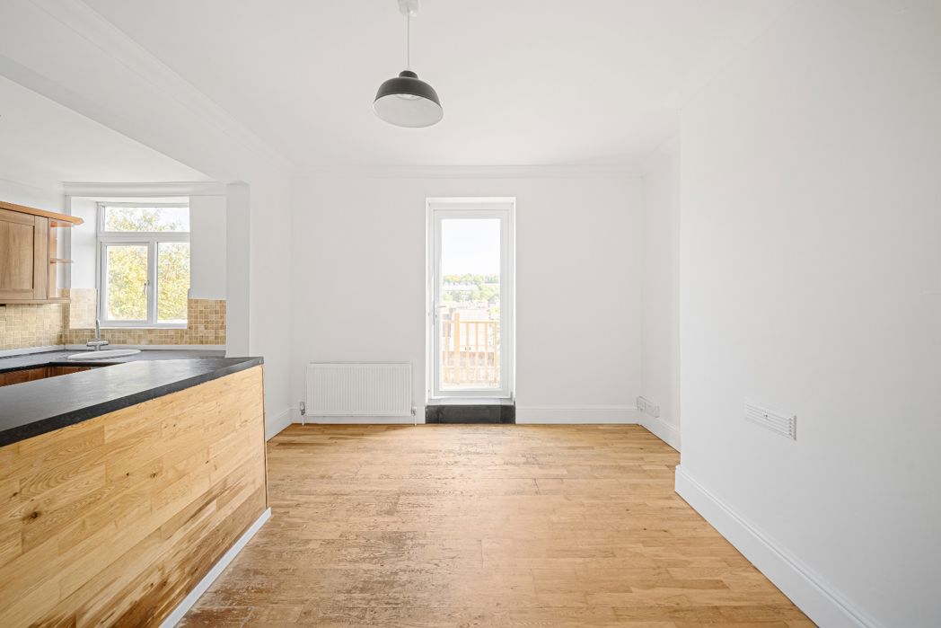 Property image 6 of 17