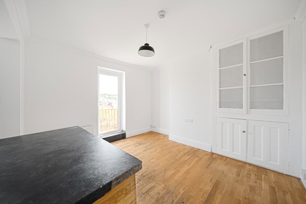 Property image 7 of 17