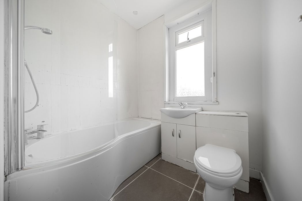 Property image 13 of 17