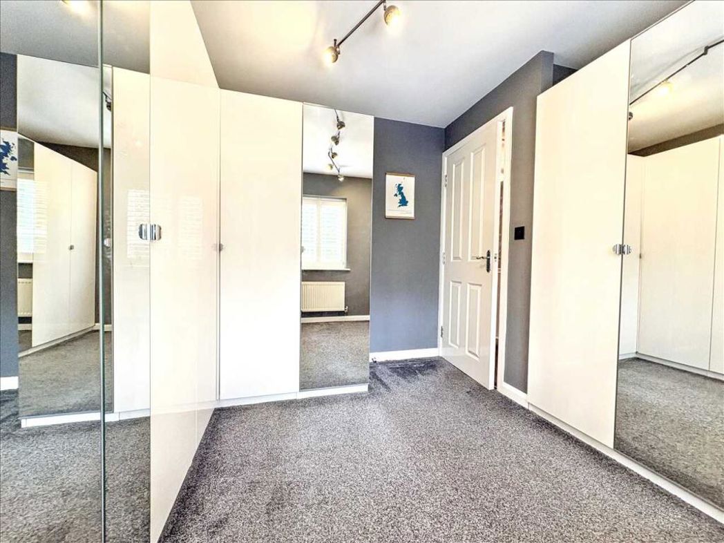 Property image 19 of 32