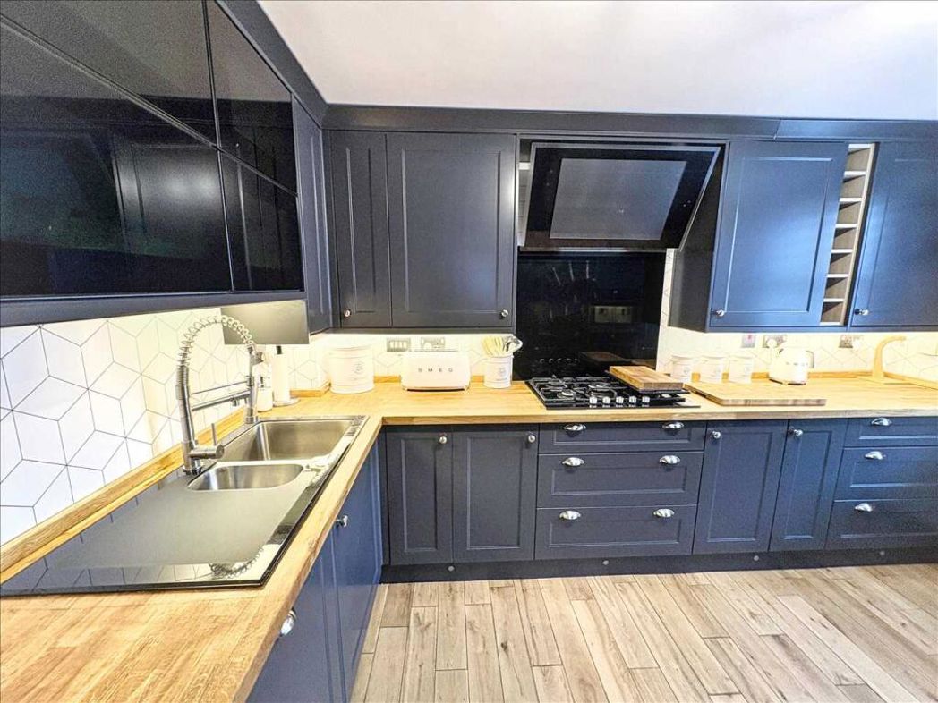 Property image 2 of 32