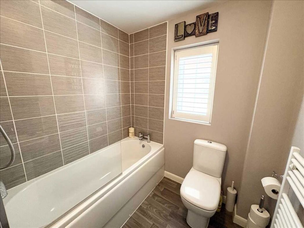 Property image 23 of 32