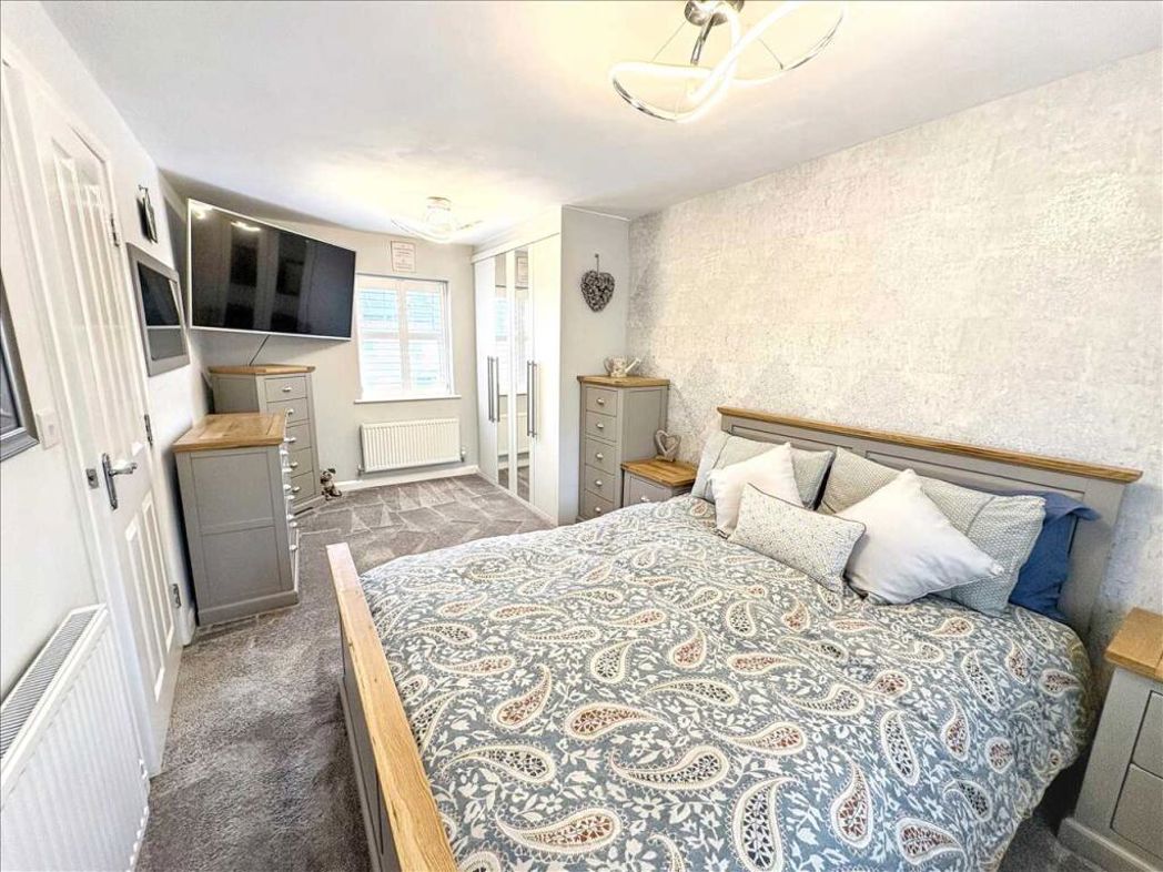 Property image 18 of 32