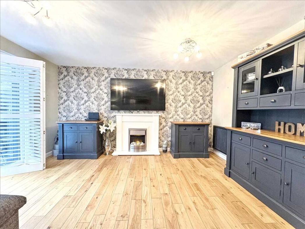 Property image 9 of 32
