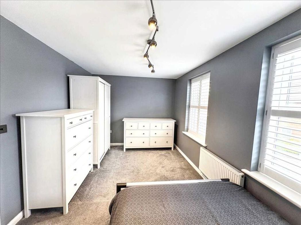 Property image 20 of 32