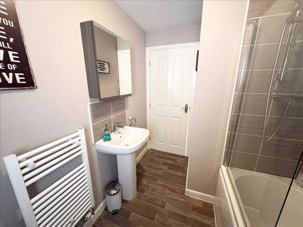 Property image 24 of 32
