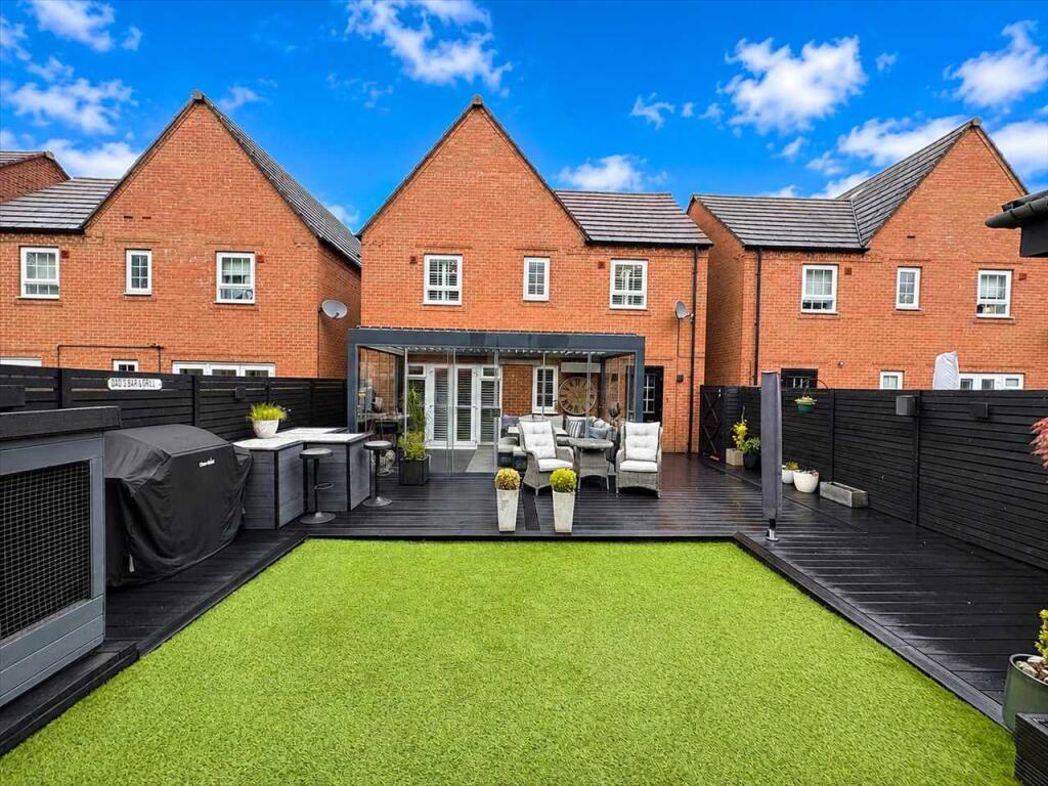 Property image 27 of 32