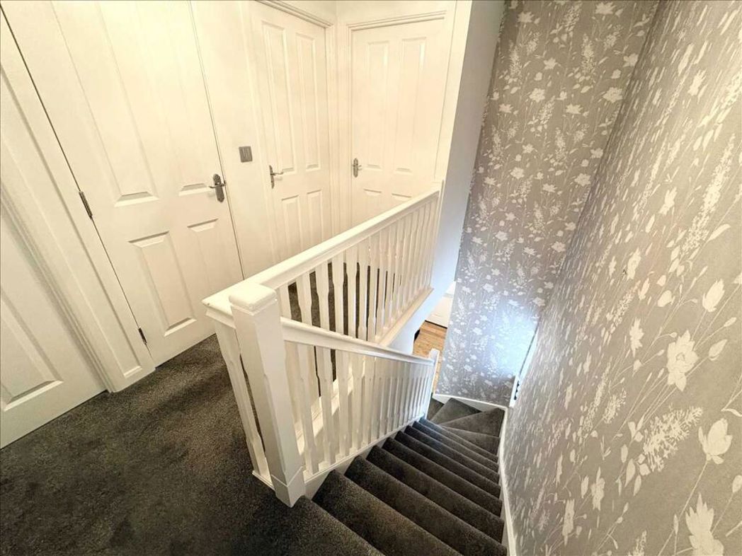 Property image 16 of 32