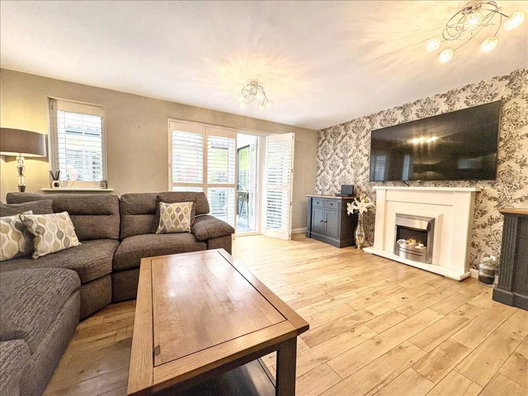 Property image 3 of 32