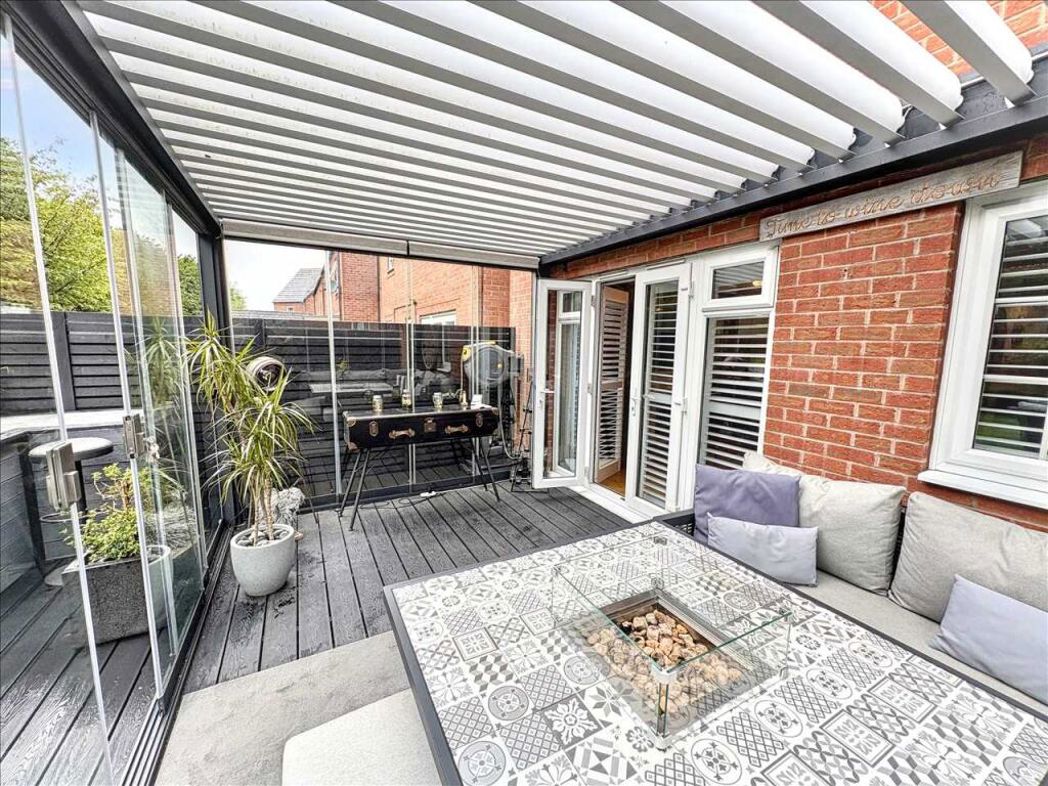 Property image 4 of 32