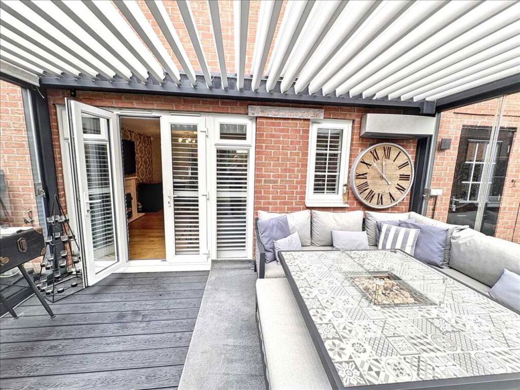 Property image 12 of 32