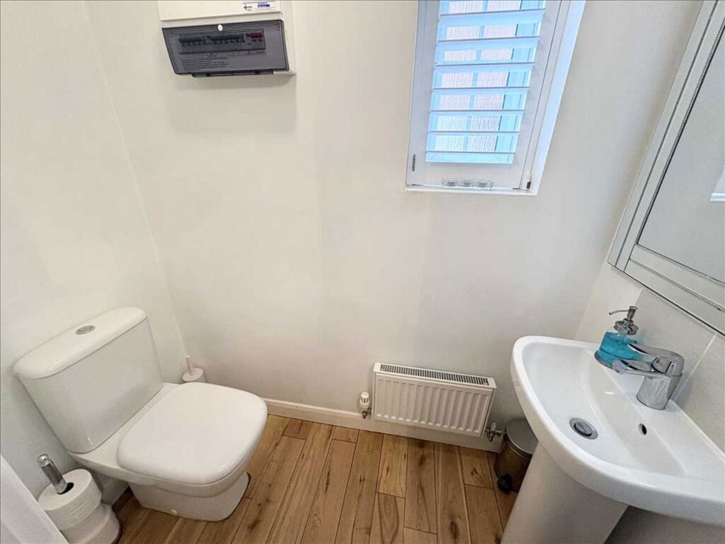 Property image 25 of 32