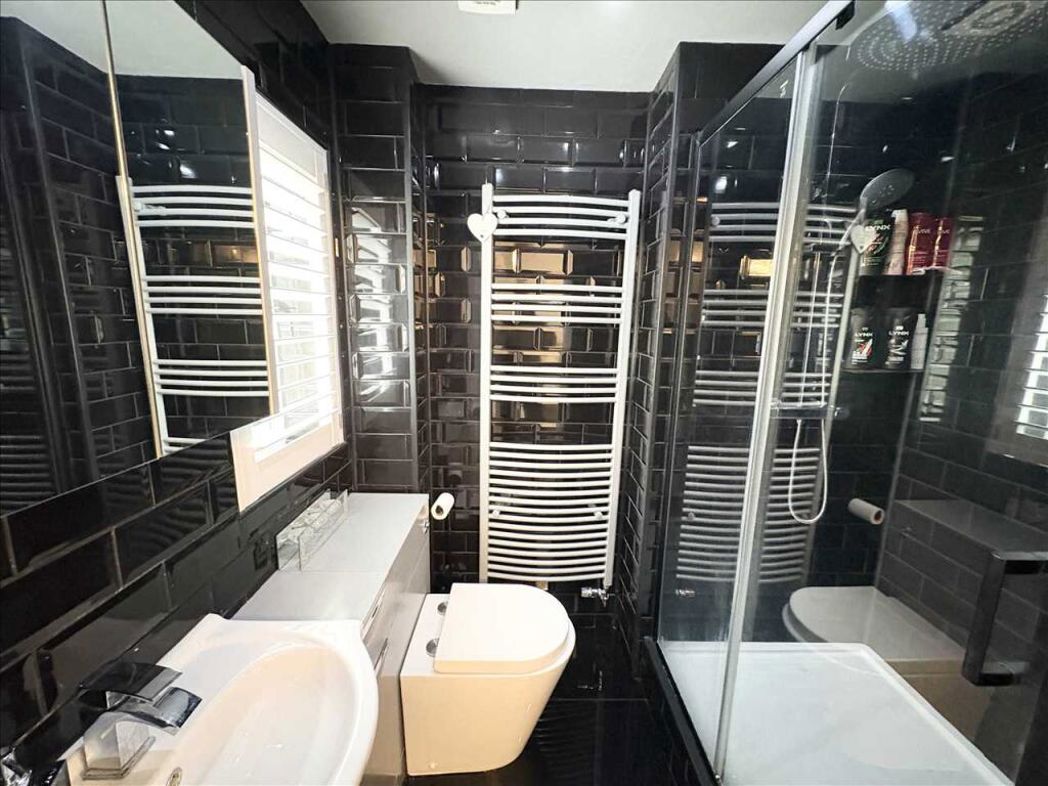 Property image 26 of 32