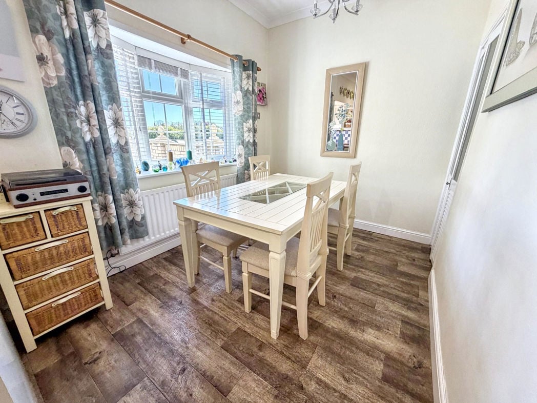 Property image 11 of 26
