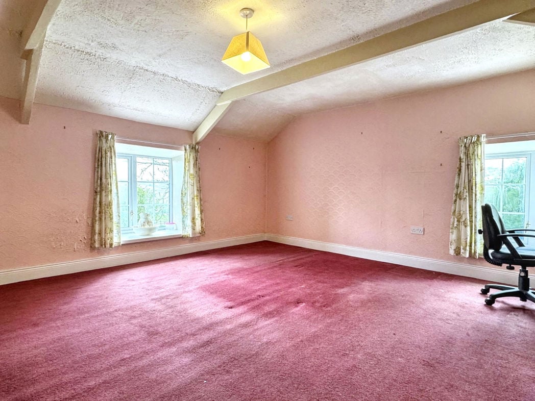Property image 16 of 27