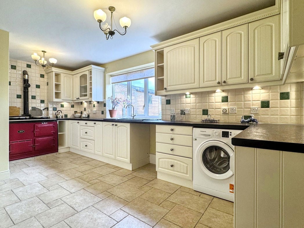 Property image 3 of 27