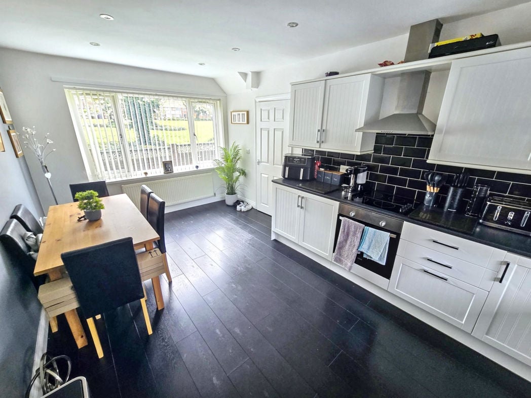 Property image 6 of 16
