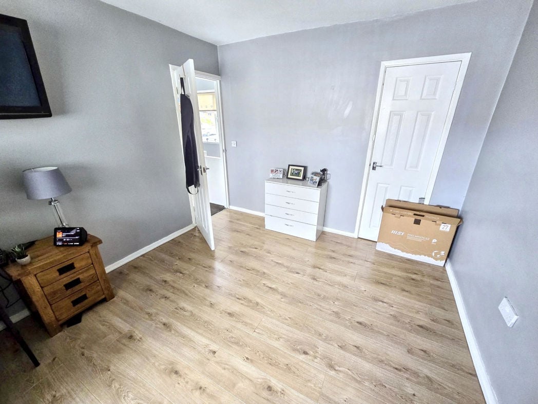 Property image 11 of 16