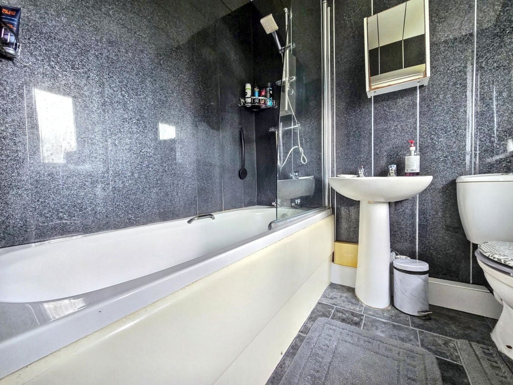 Property image 12 of 16
