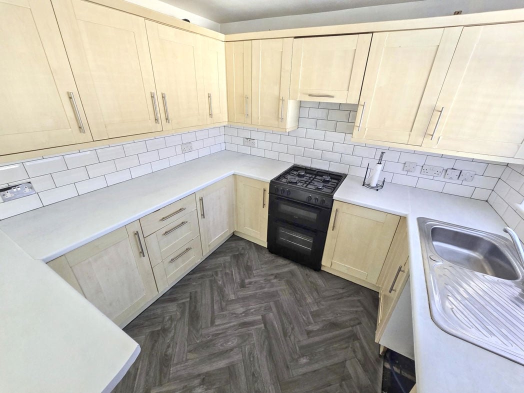 Property image 3 of 18