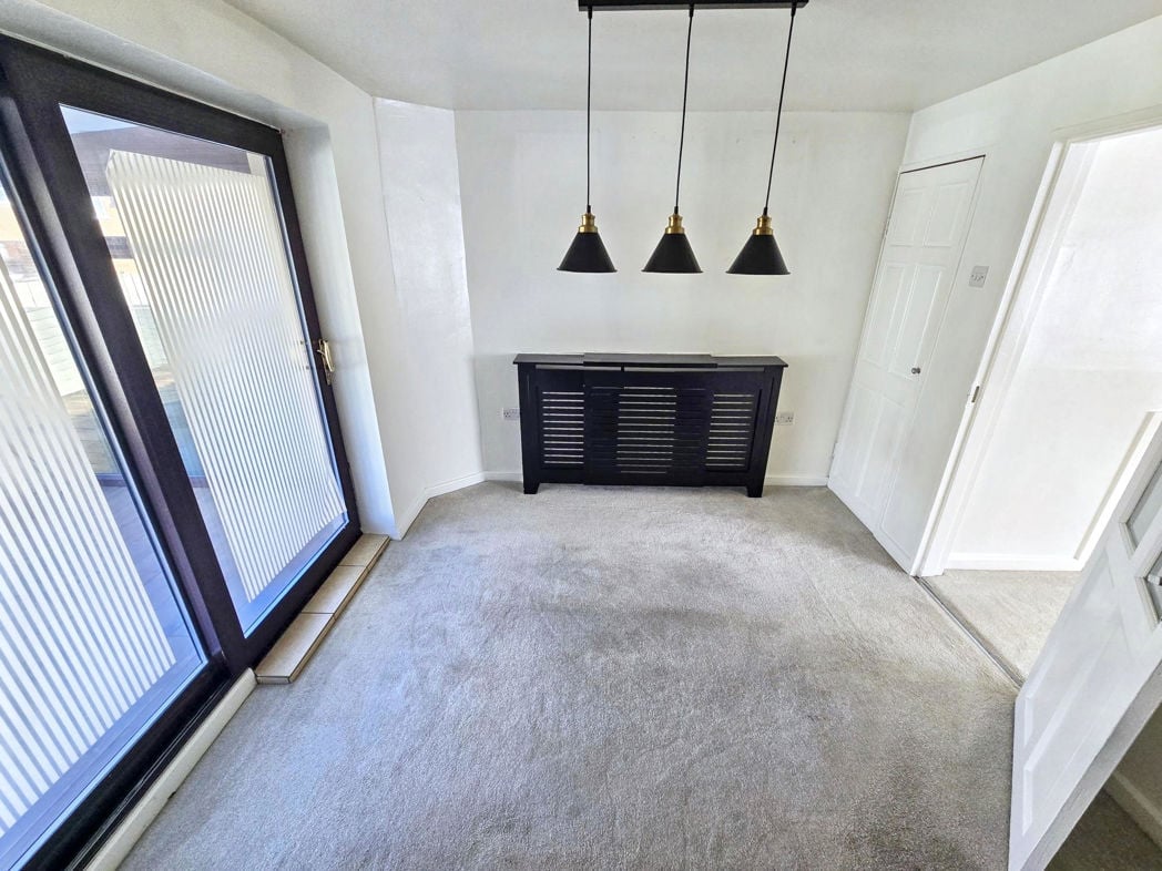 Property image 7 of 18