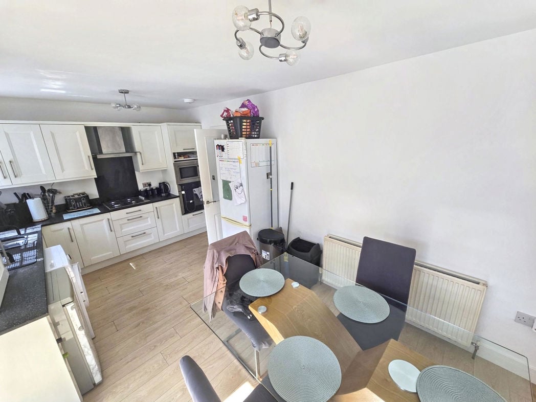 Property image 5 of 15