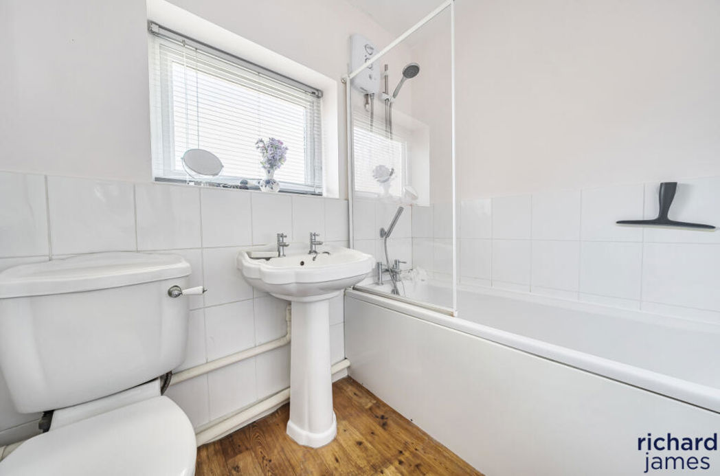 Property image 8 of 9