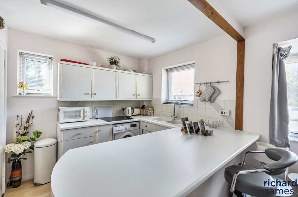 Property image 2 of 9